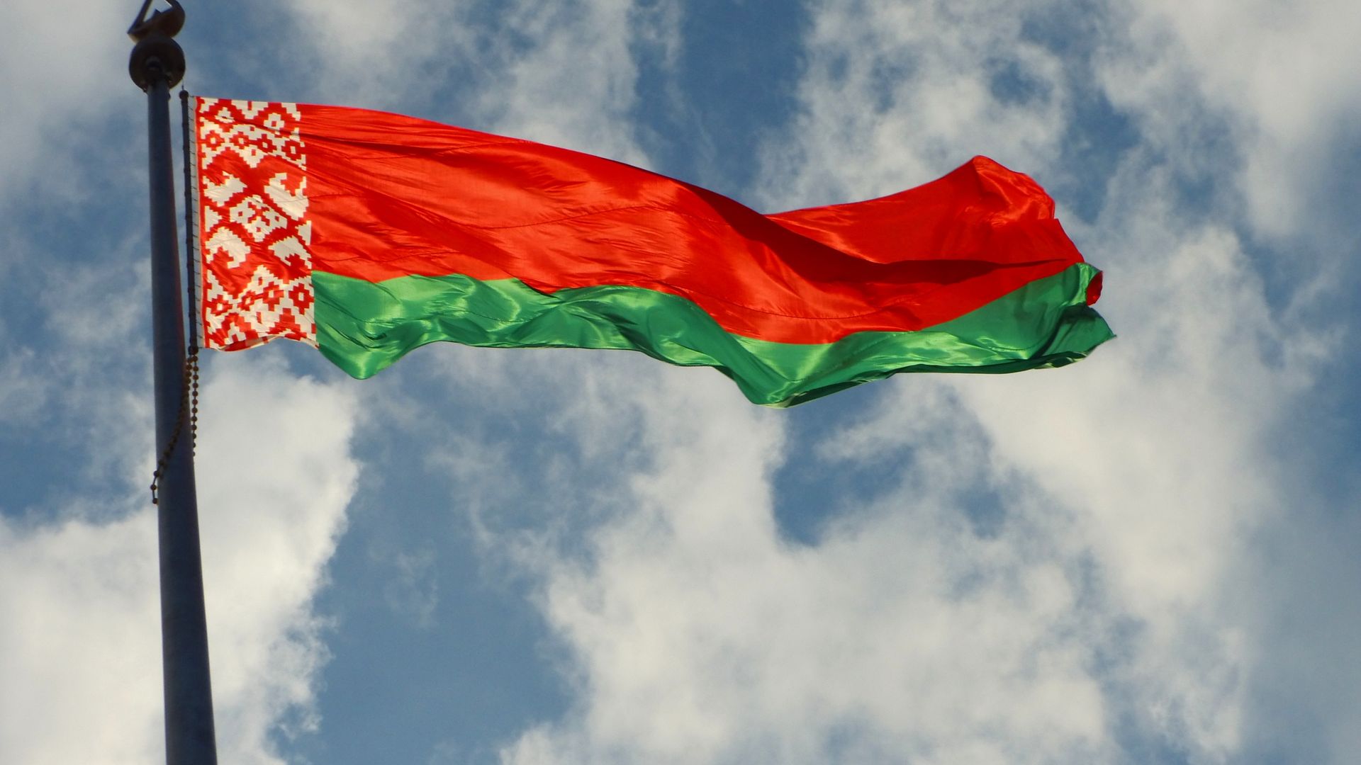 СК Белоруссии сообщил об обнаружении обледеневшего тела иностранца у границы с Латвией