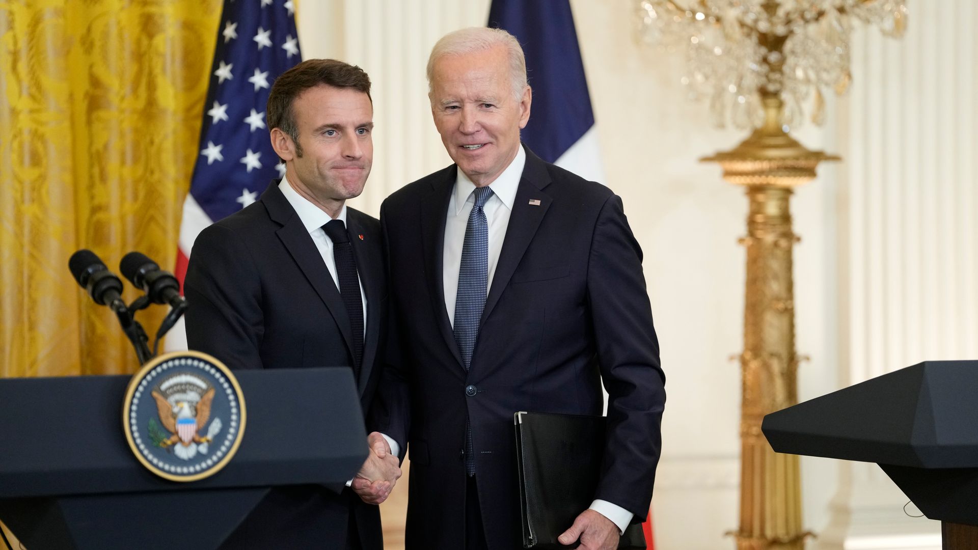 Global Times: прием Макрона в США противоречит реальным отношениям между Вашингтоном и Парижем