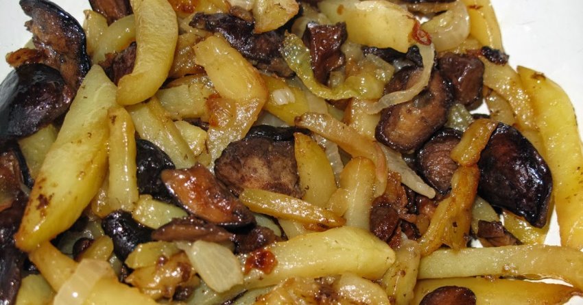 Жаренная картошка с грибами и луком
