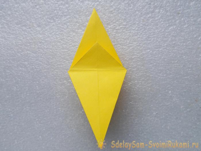 Покемон Пикачу в технике оригами