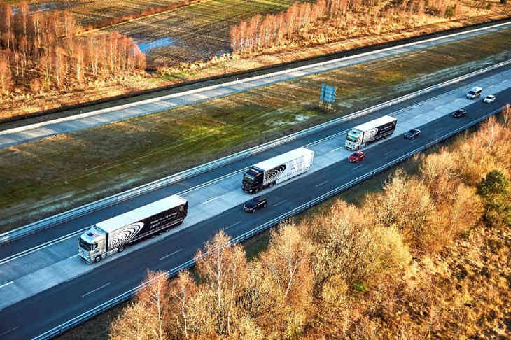 Беспилотные грузовики появятся на дорогах Москвы в 2017 году