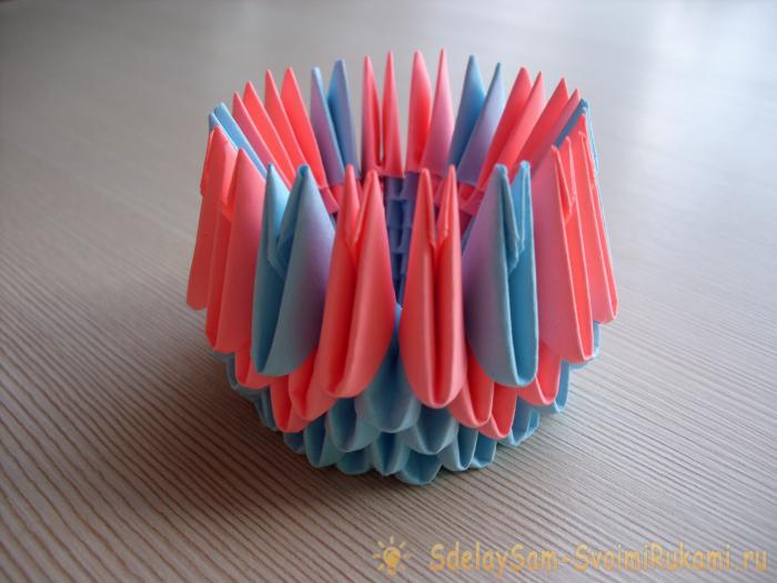 Кактус в технике модульного оригами