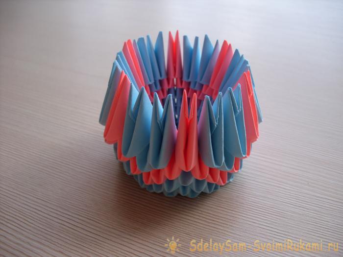 Кактус в технике модульного оригами