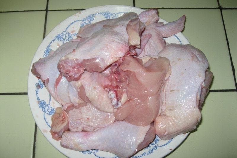 порционно нарезать курицу