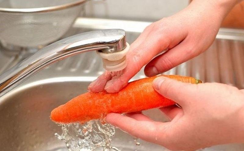 помыть морковь