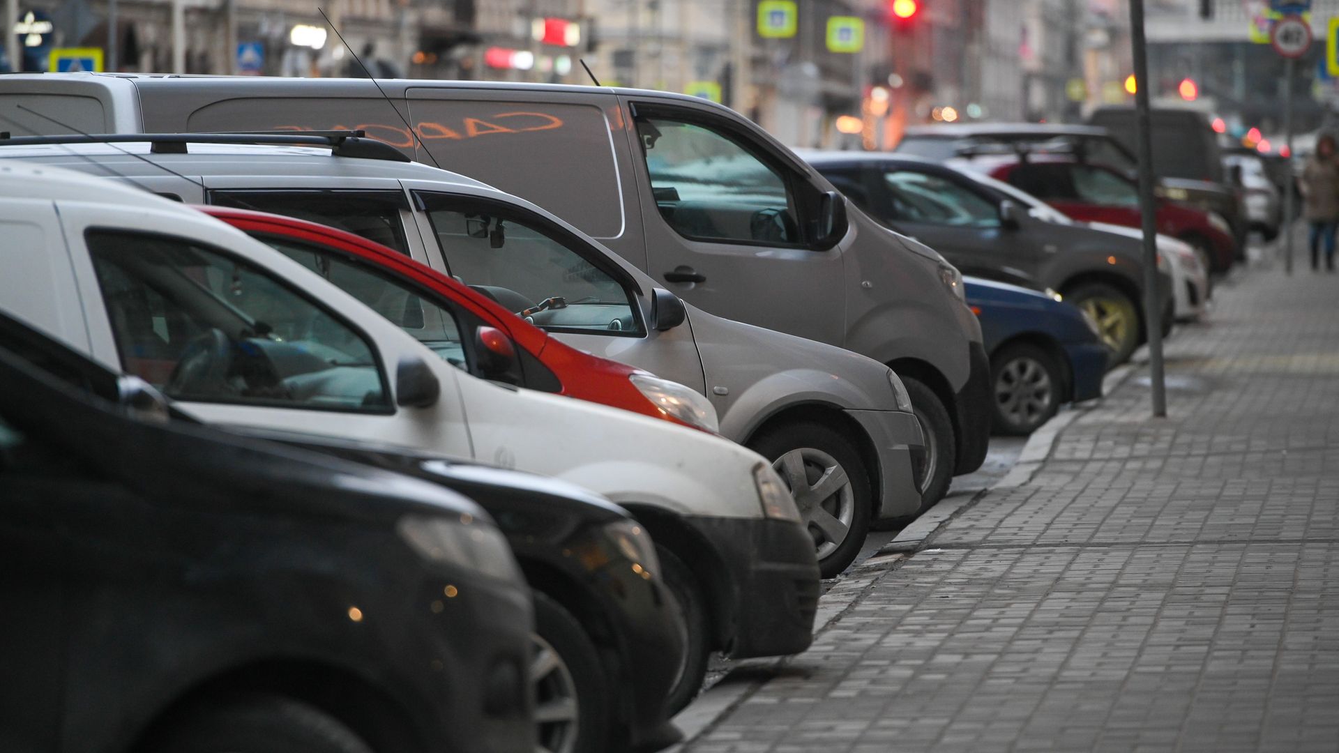 Проблема с платными парковками в Петербурге вновь проигнорирована городскими властями
