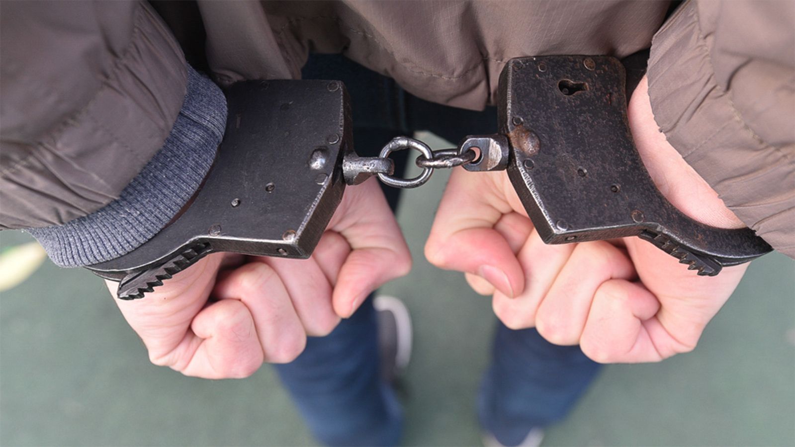 В Петербурге задержали наркоторговца за изнасилование 14-летней девочки