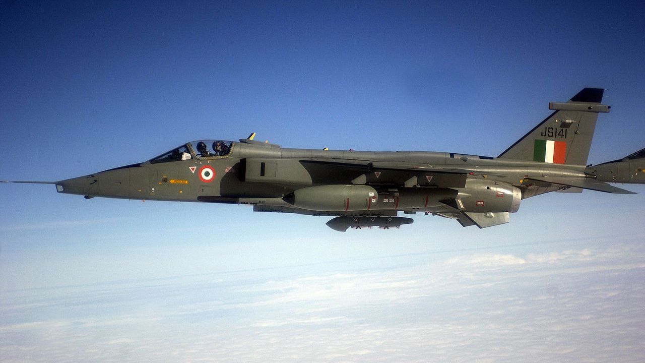 Два военных самолета потерпели крушение в индийском штате Мадхья-Прадеш