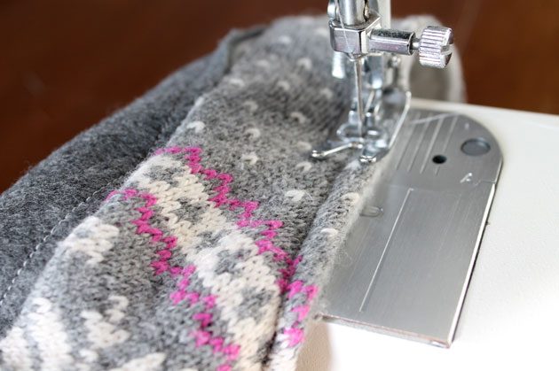 Как сшить скандинавские тапочки — слиперы из старого свитера