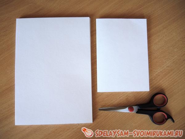 Два листа плотной бумаги