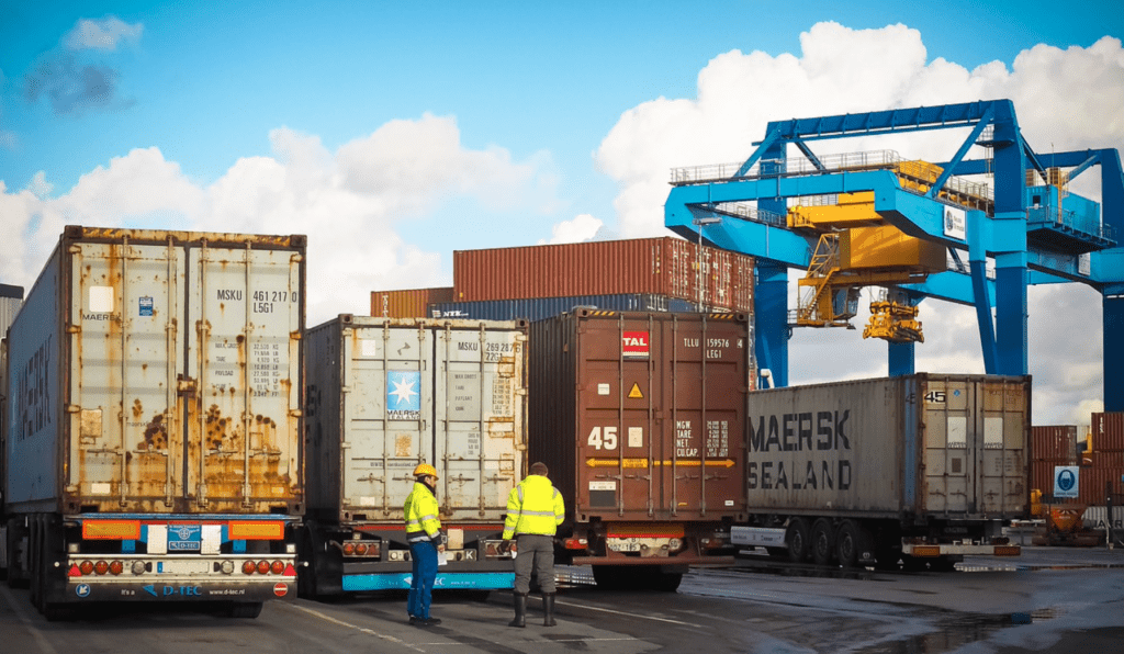 экспорт, грузовые контейнеры