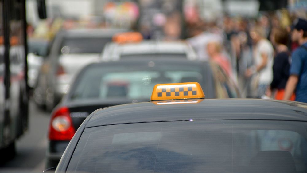Стоимость услуг такси увеличилась в России за зиму