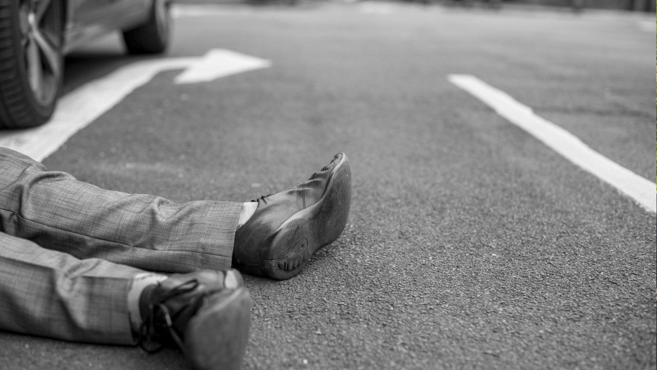 В Башкирии выбежавший на трассу мужчина погиб под колесами автомобиля