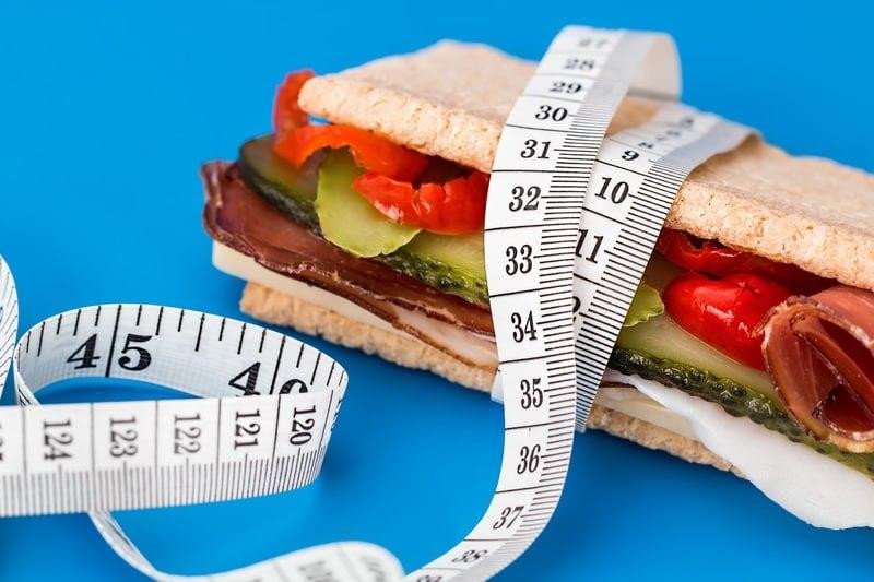 Диетолог Дюваль рассказала, что из-за голода во время похудения могут стареть органы