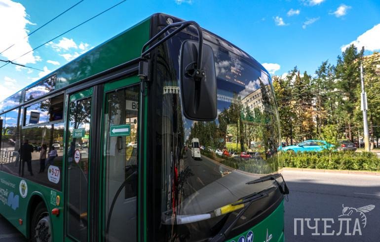 Два автобуса изменят маршрут из-за ремонта теплосетей в Челябинске