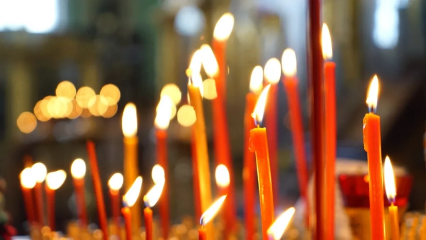 Какую поминальную молитву читают православные в Троицкую родительскую субботу 3 июня 2023 года