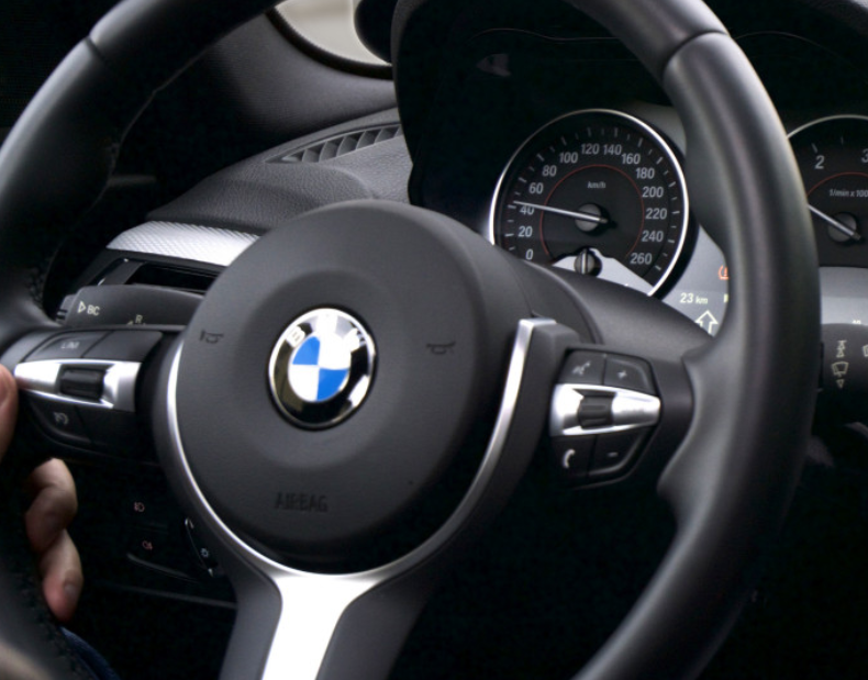 Редкий BMW 503 принца Кувейта выставили на продажу в России за 25 млн рублей
