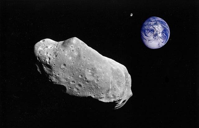 К нашей планете на огромной скорости приближается опасный астероид 1994 XD