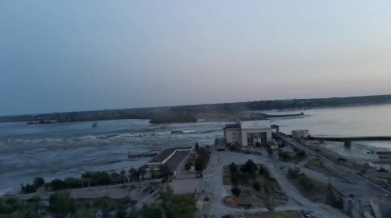 Полностью разрушена и восстановлению не подлежит: обзор текущей ситуации подрыва Каховской ГЭС