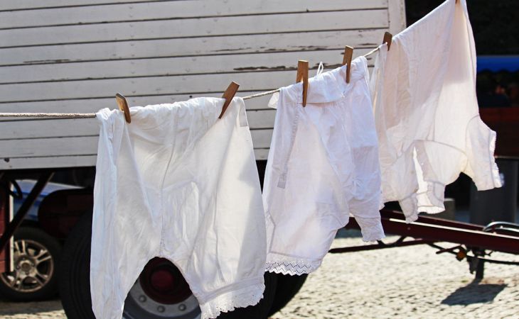 Как вывести ржавое пятно с белой одежды