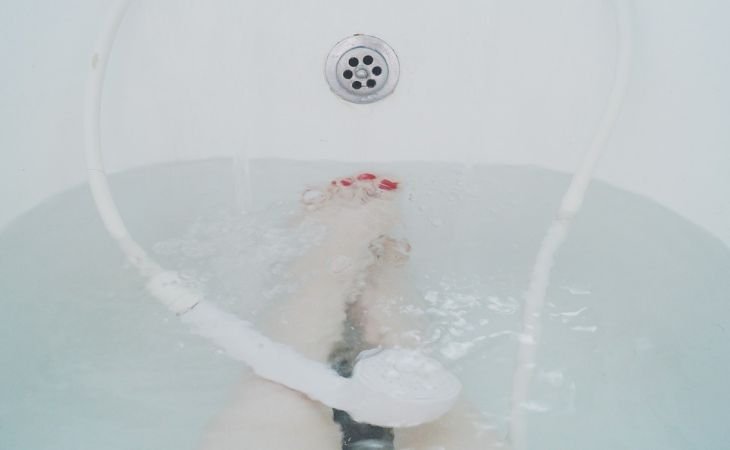 Как помыть до блеска плитку в ванной: советы хозяйкам