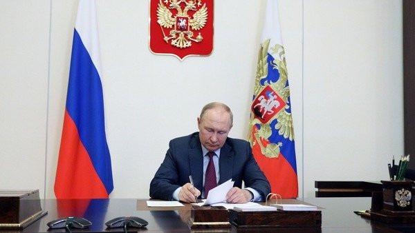 Владимир Путин подписал указ о цифровых паспортах для россиян