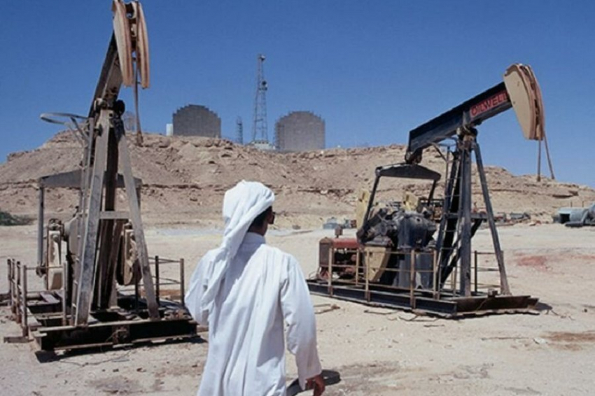 Саудовская Аравия сокращает добычу нефти на фоне слабого спроса