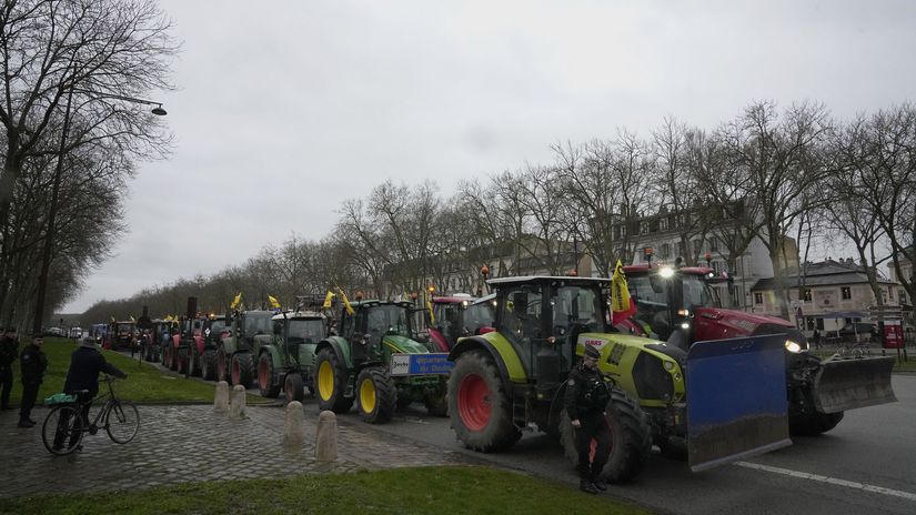 Фермеры Франции протестуют против фермерских тракторов