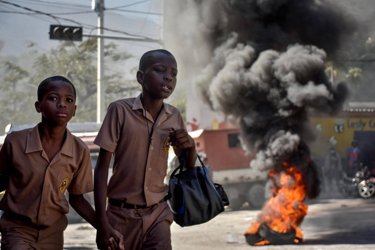 Гаитянские дети часто сталкиваются с насилием на городских улицах