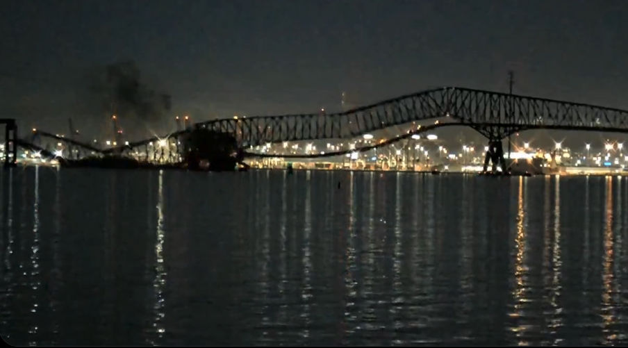 обрушение моста в Балтиморе после забастовки корабля