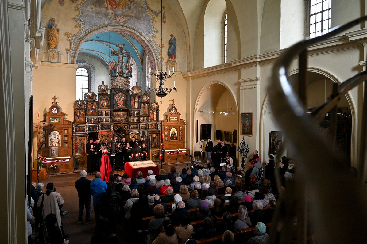 Святые образы в церкви во Львове